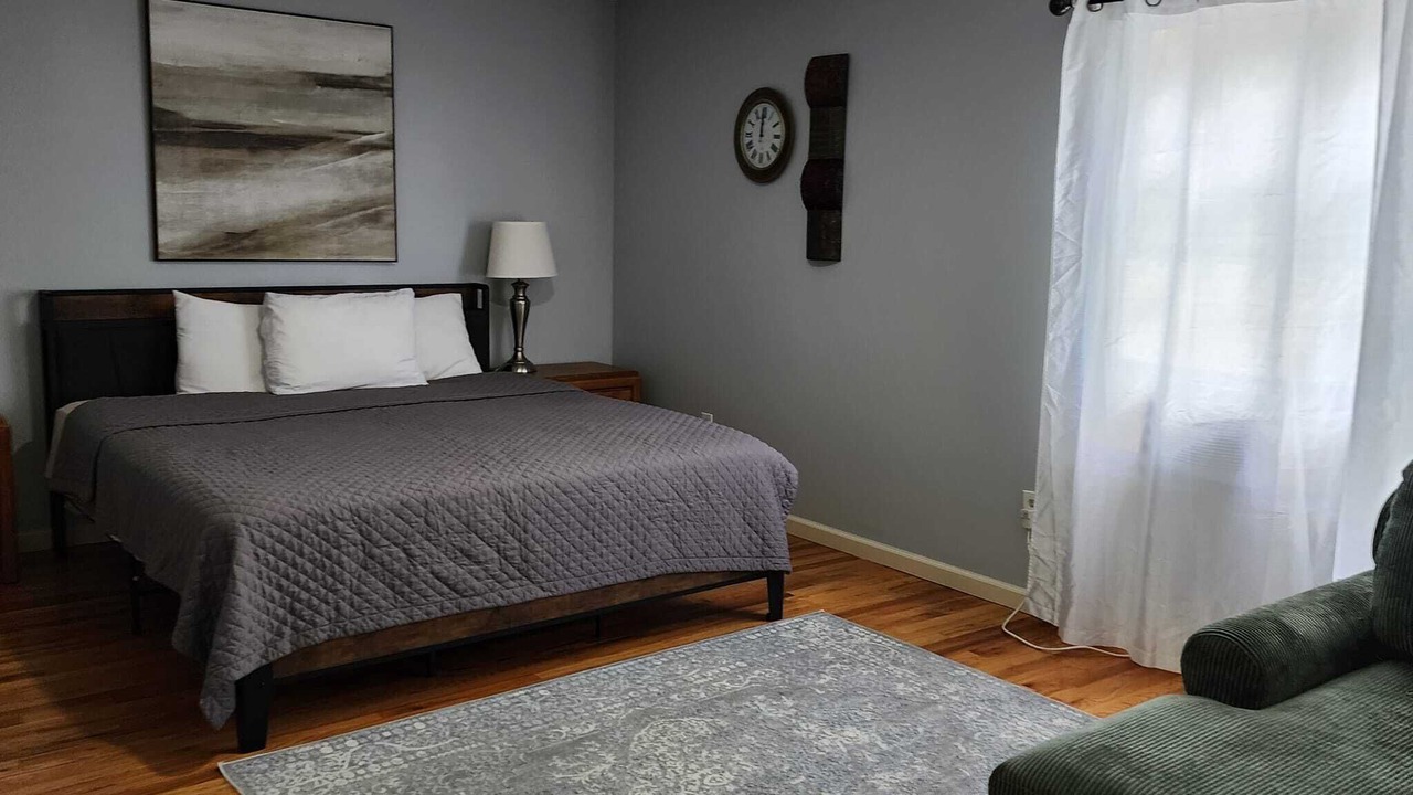 Photo of Bedroom in Newark