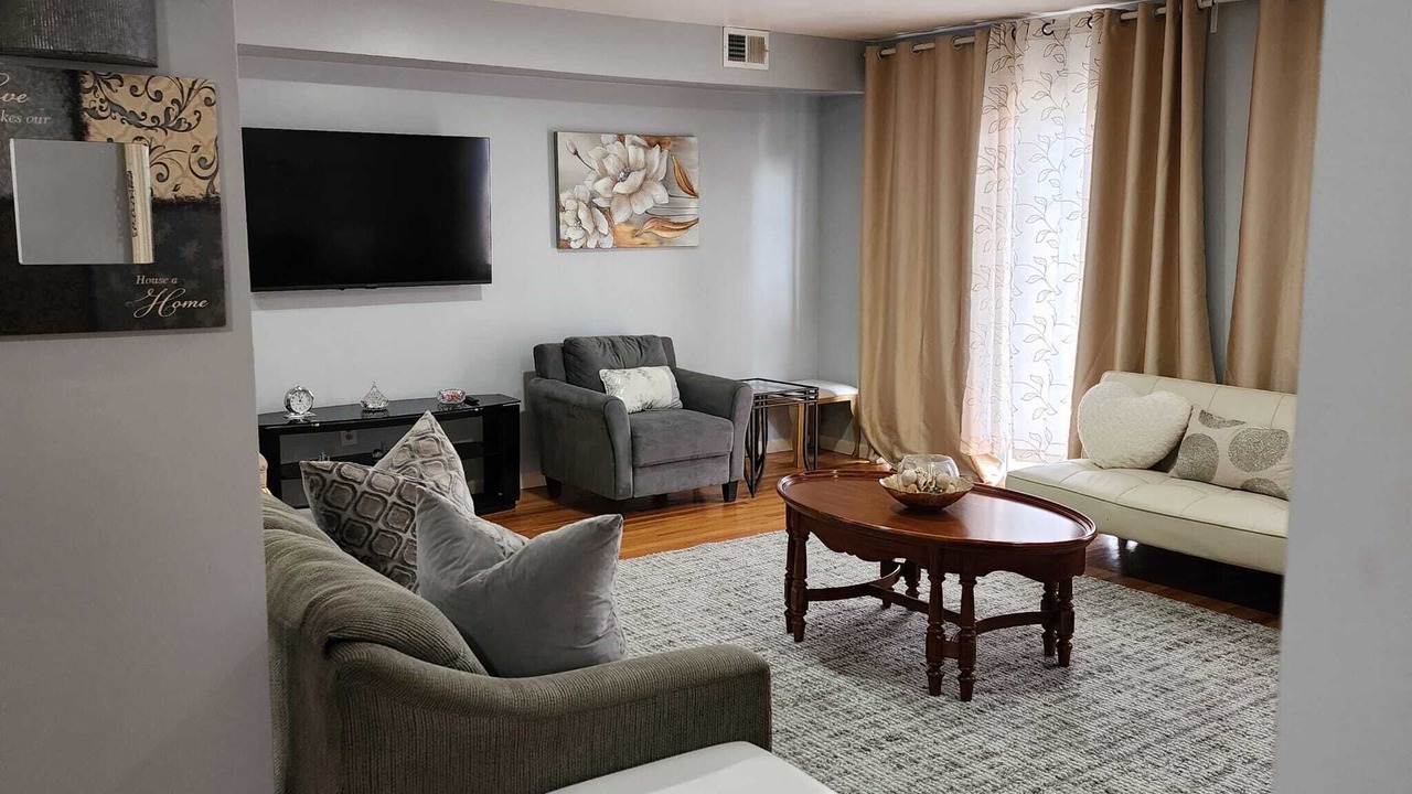 Photo of Livingroom in Newark