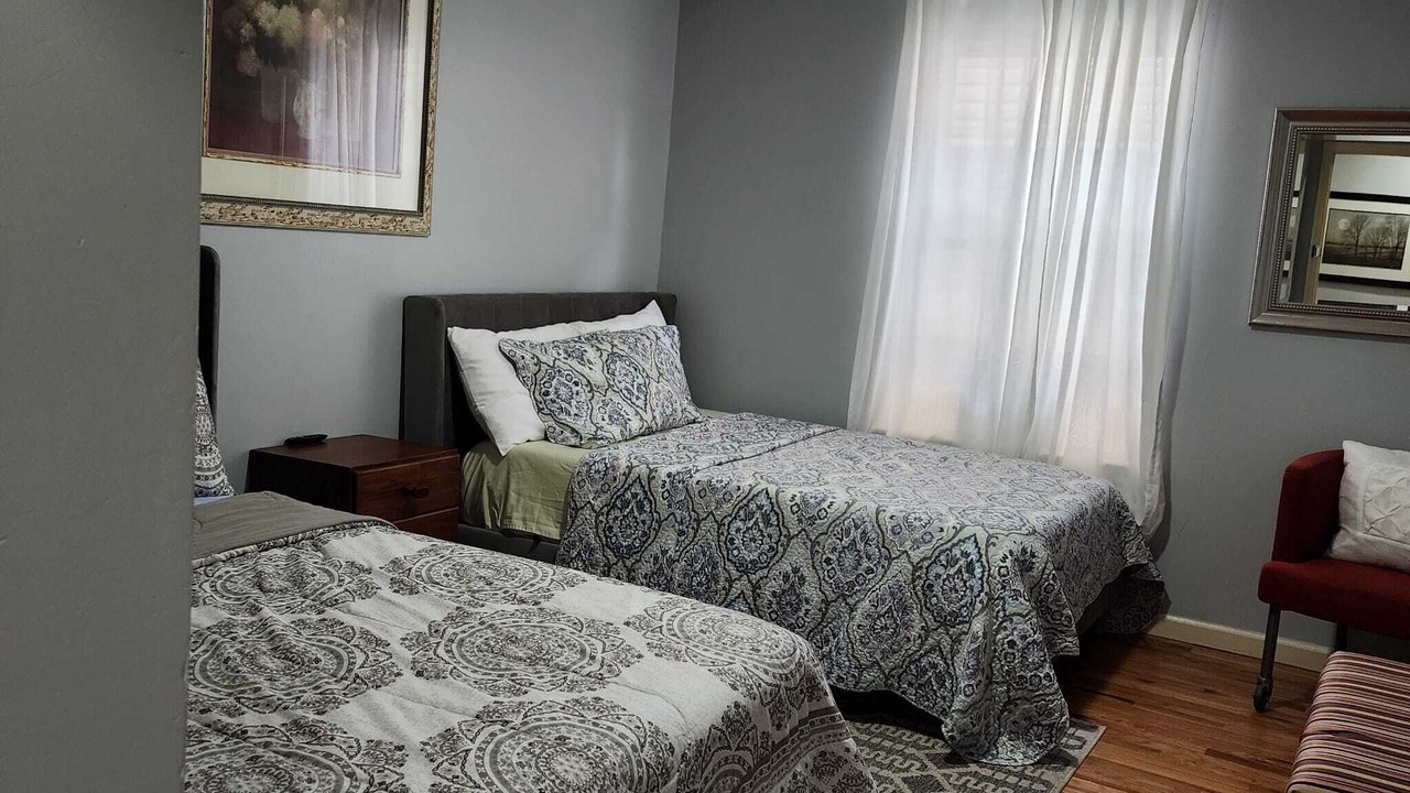 Photo of Bedroom in Newark
