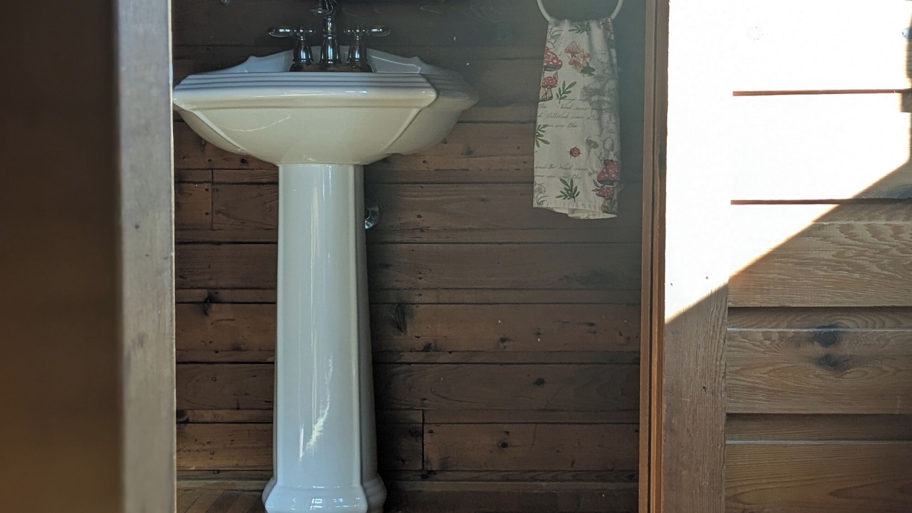 Photo of Bathroom in Fort Erie