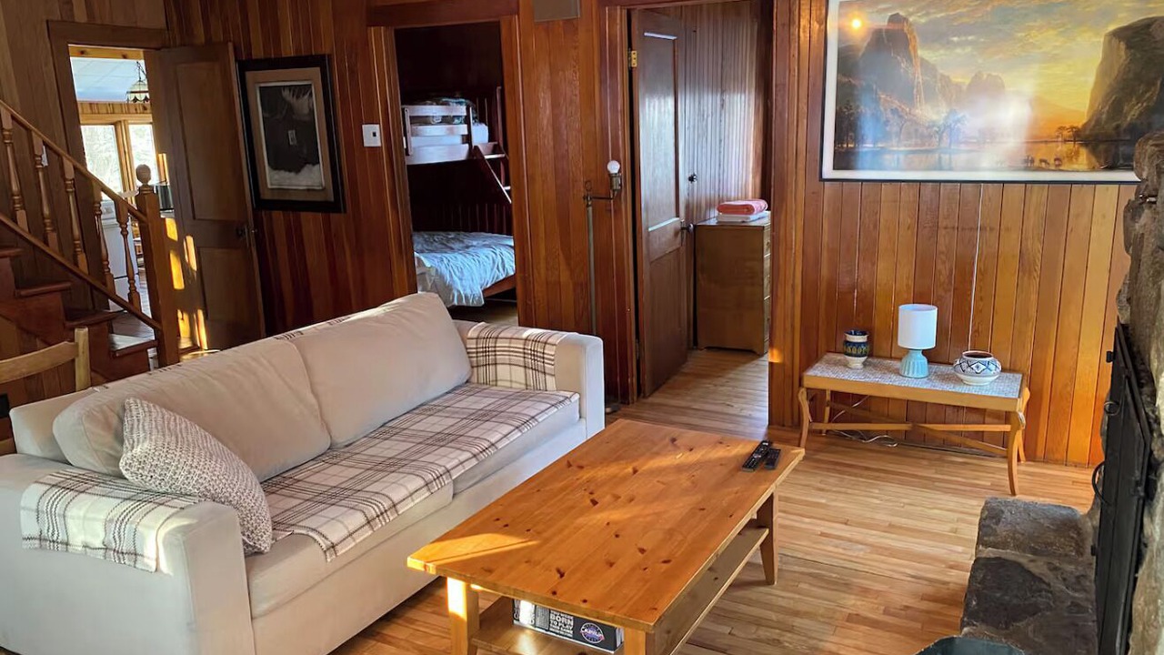 Photo of Livingroom in Sainte-Ann-des-Lacs