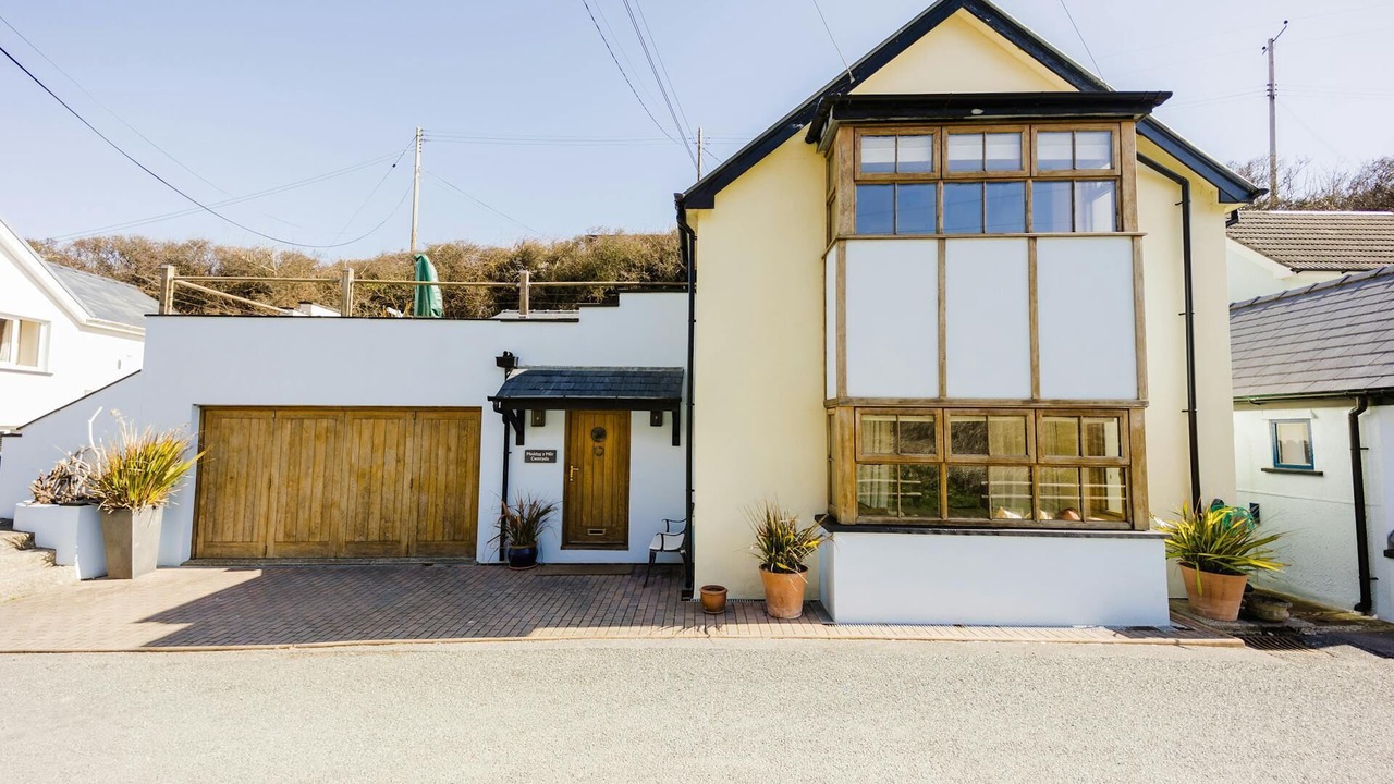 Photo of Others in Llandyssiliogogo