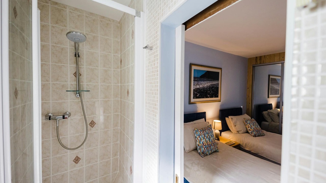 Photo of Bathroom in Llandyssiliogogo