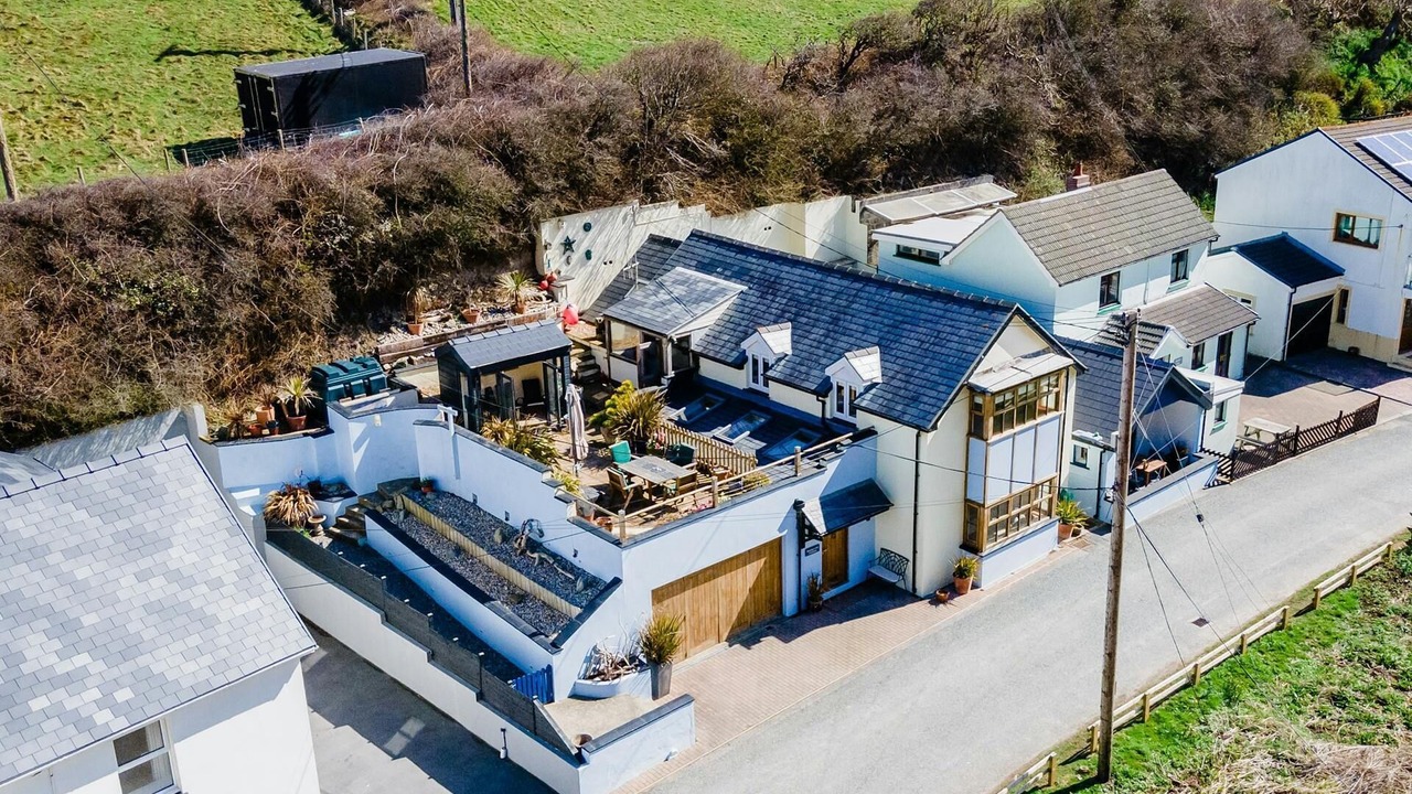 Photo of Others in Llandyssiliogogo