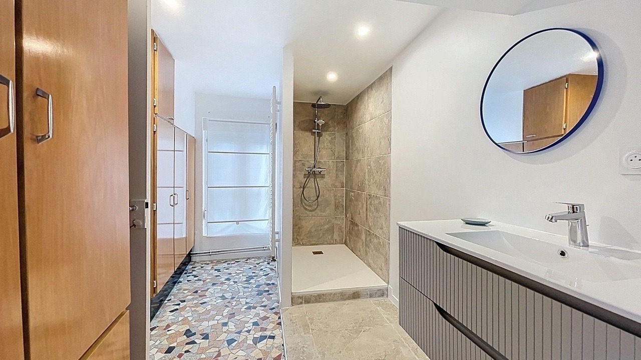 Photo of Bathroom in Blainville-sur-Mer