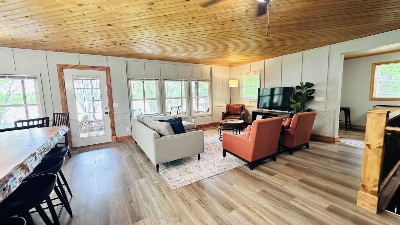 Photo of Livingroom in Barron County
