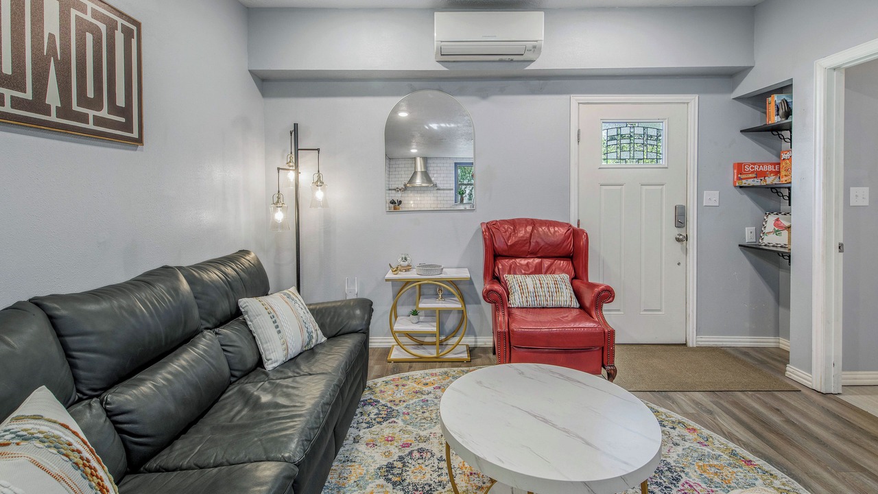 Photo of Livingroom in College Station