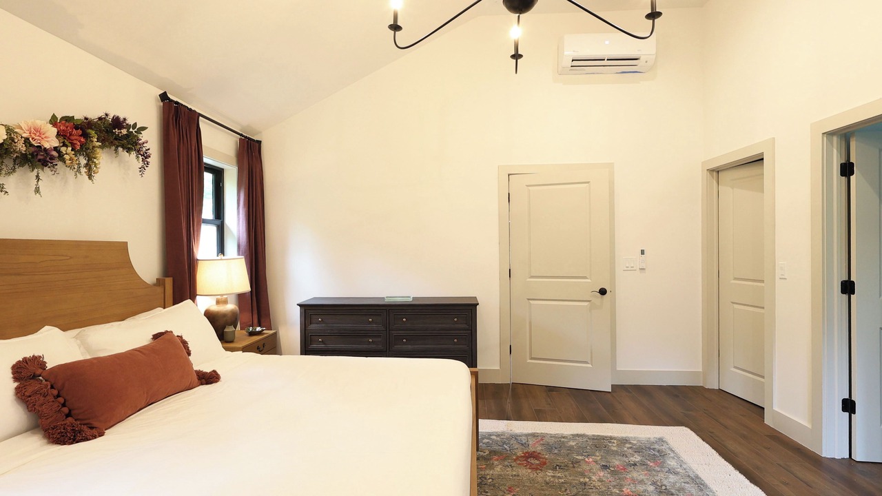 Photo of Bedroom in Athol