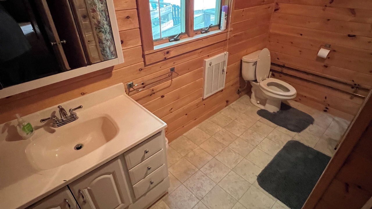 Photo of Bathroom in Perry