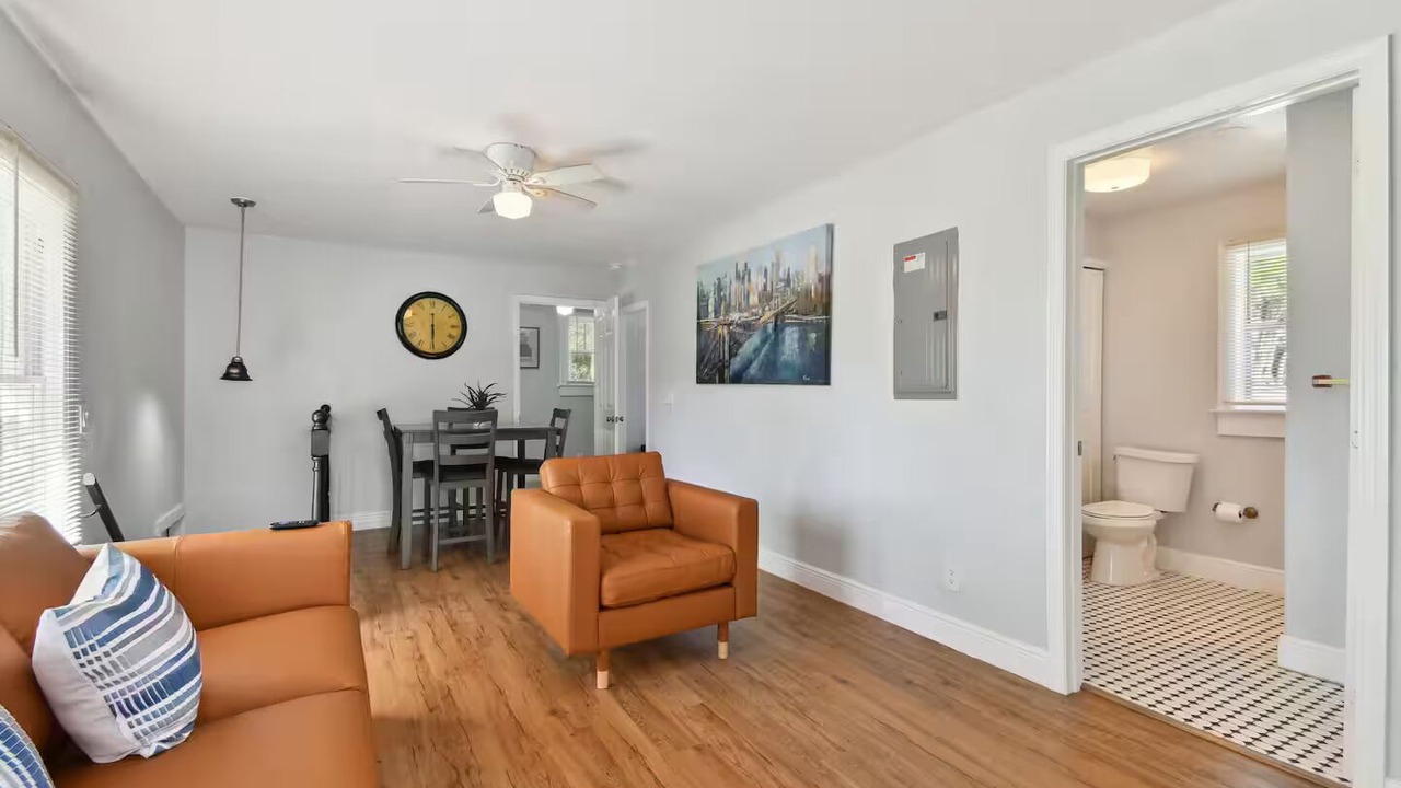 Photo of Livingroom in Colonialtown North