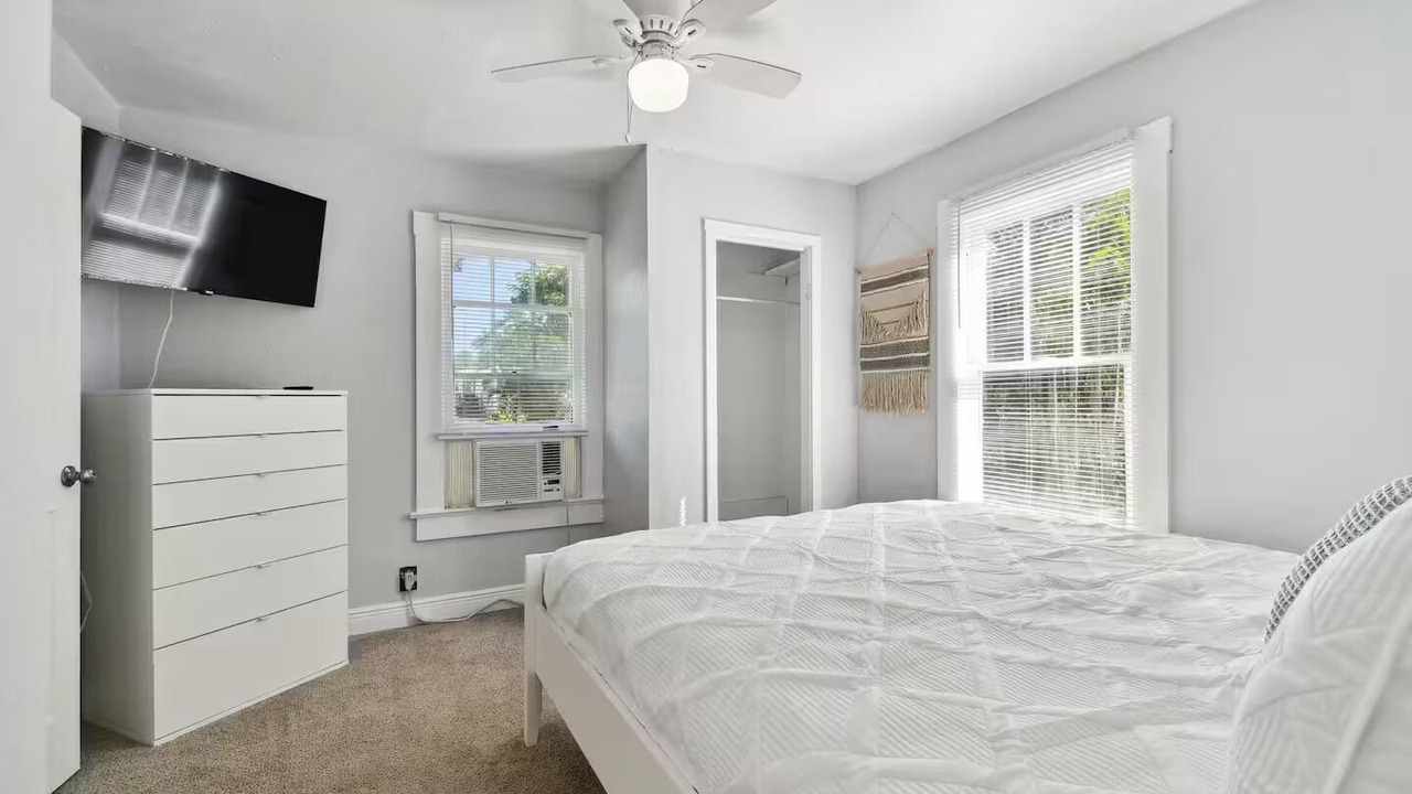 Photo of Bedroom in Colonialtown North