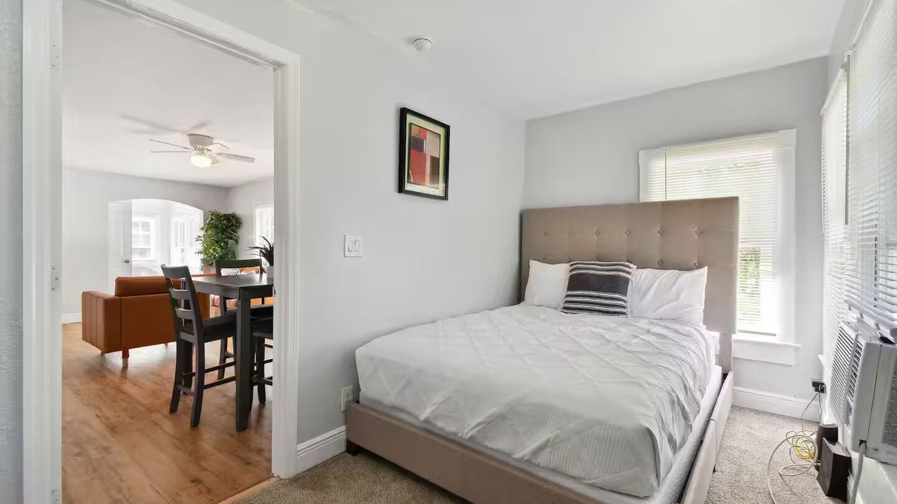 Photo of Bedroom in Colonialtown North