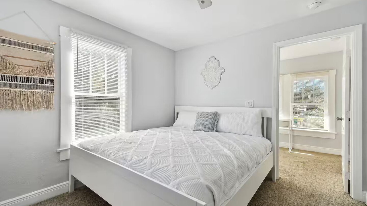 Photo of Bedroom in Colonialtown North