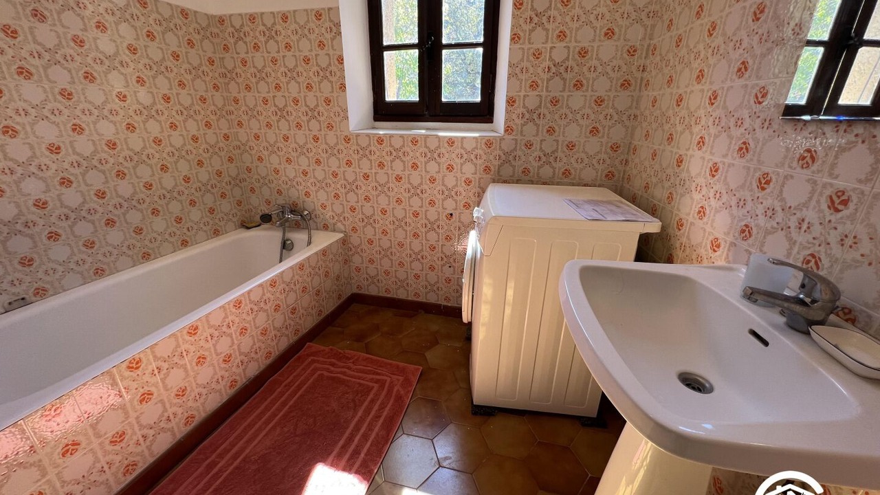 Photo of Bathroom in Roquefort-des-Corbieres