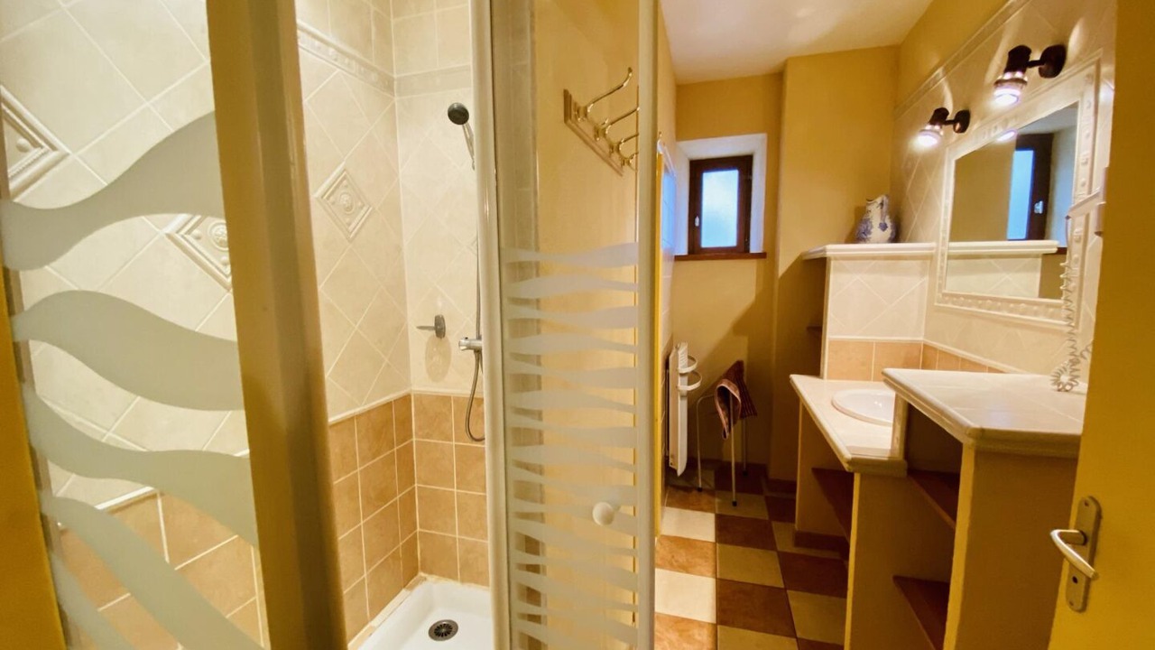 Photo of Bathroom in Mas-Cabardes