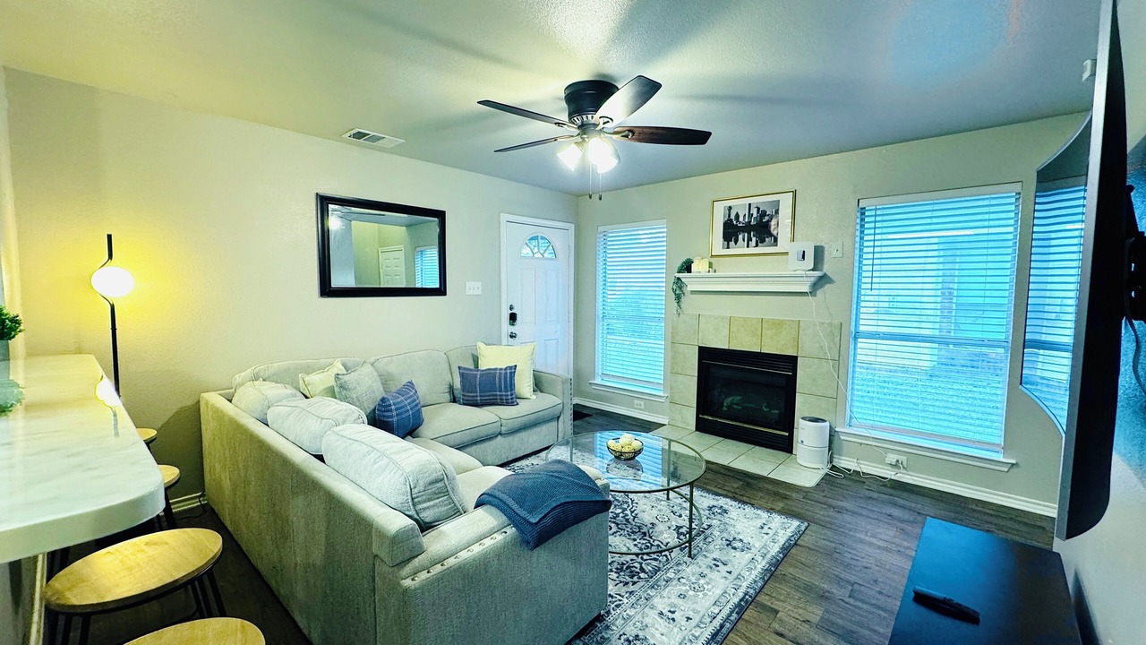 Photo of Livingroom in Glenn Heights