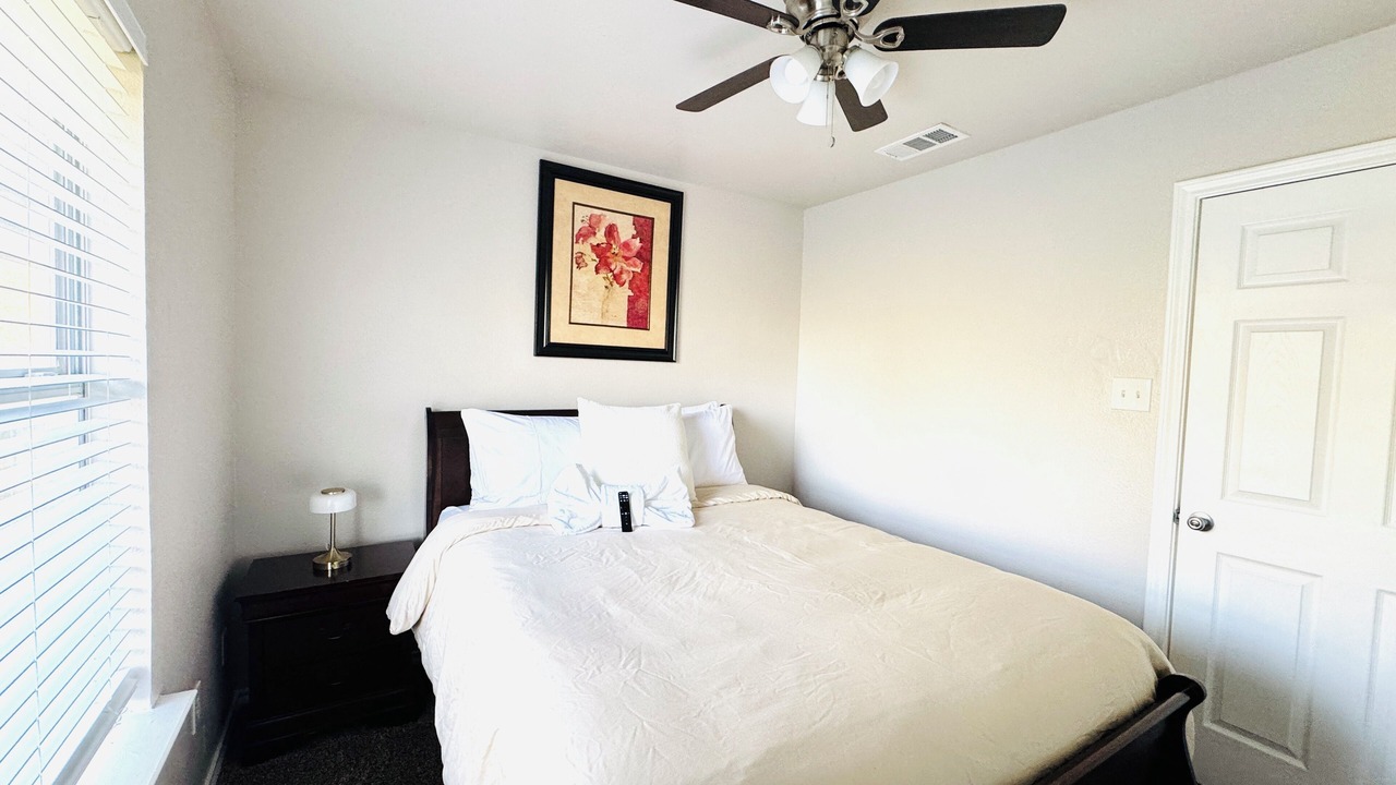 Photo of Bedroom in Glenn Heights
