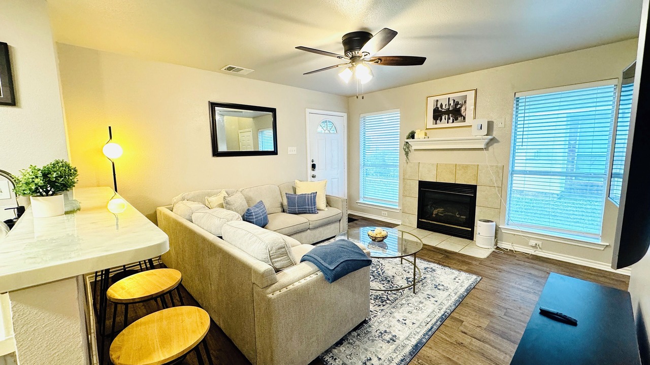 Photo of Livingroom in Glenn Heights