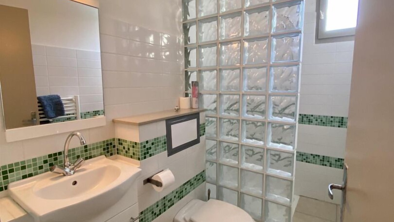 Photo of Bathroom in Pauligne