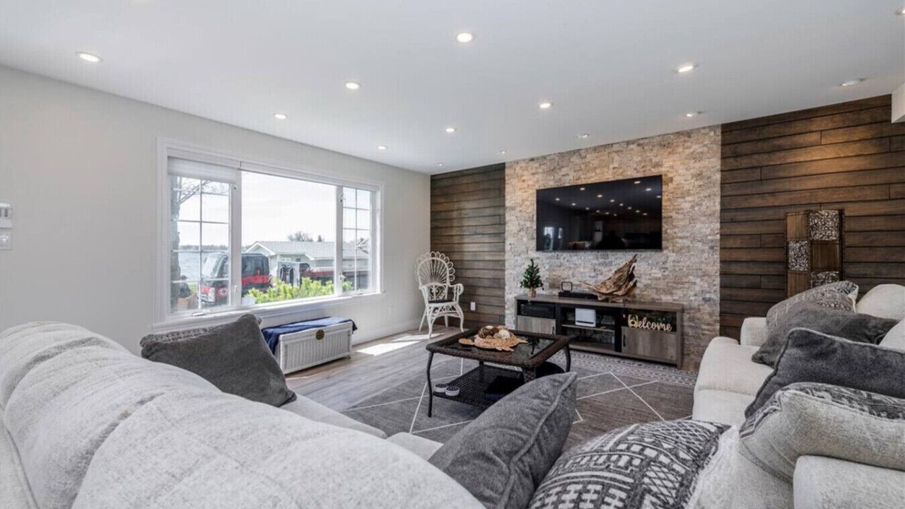Photo of Livingroom in Ramara
