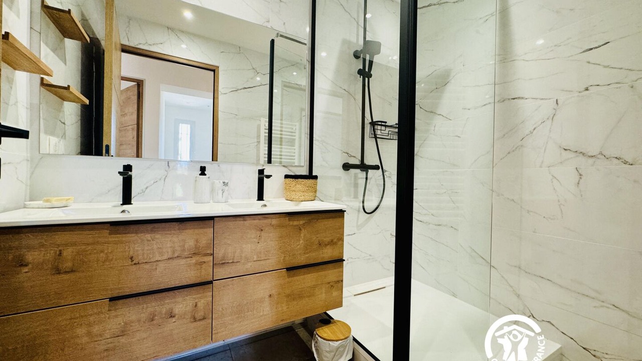 Photo of Bathroom in Cuxac-dʼAude