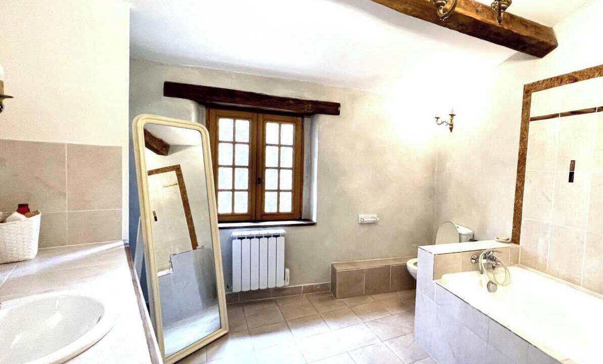 Photo of Bathroom in Saint-Martin-des-Puits