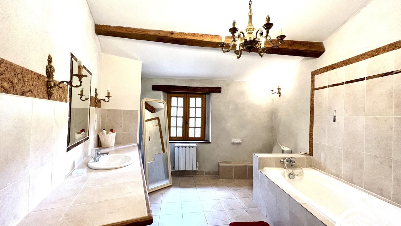 Photo of Bathroom in Saint-Martin-des-Puits