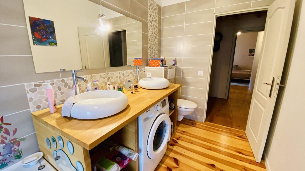Photo of Bathroom in Roquefort-des-Corbieres
