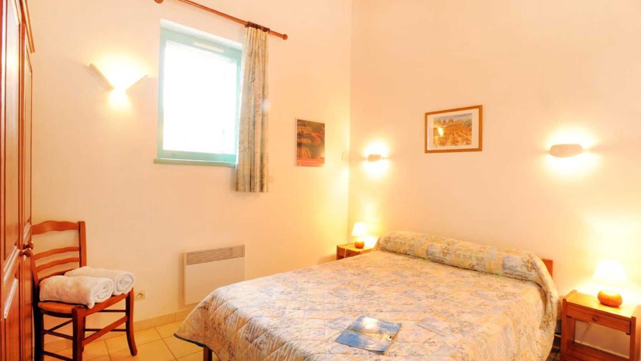 Photo of Bedroom in Planezes