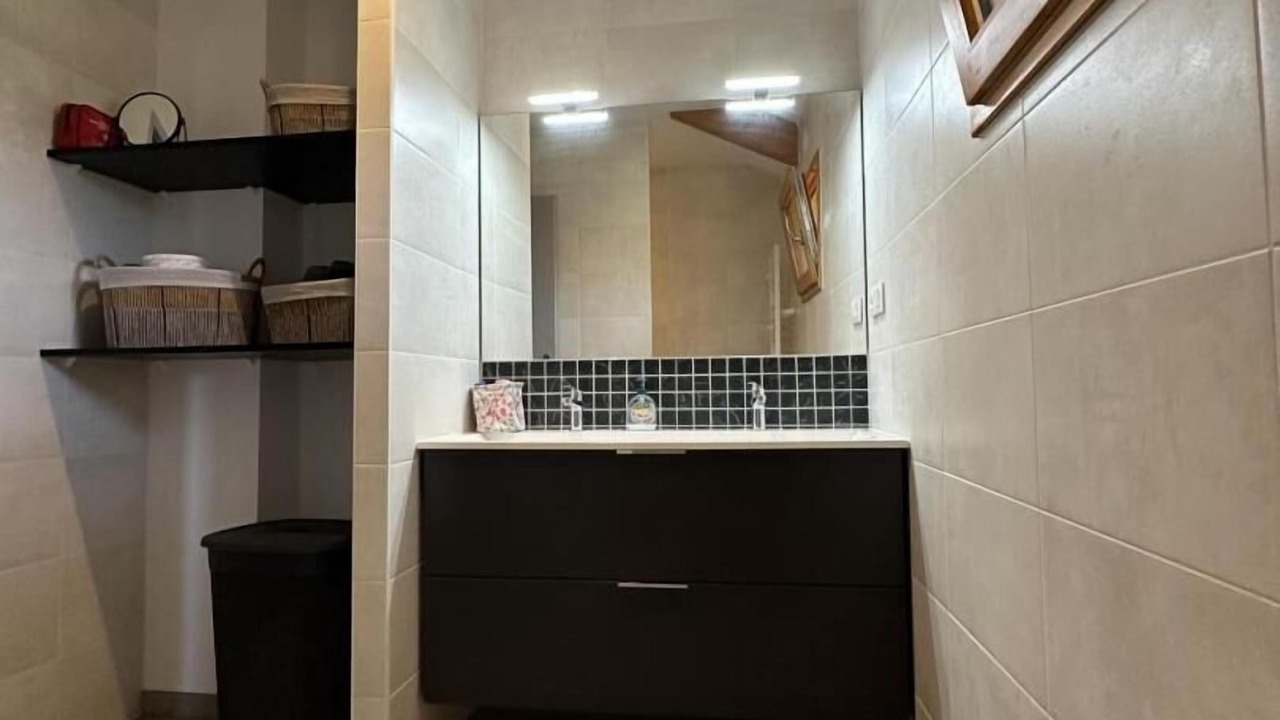 Photo of Bathroom in Arue