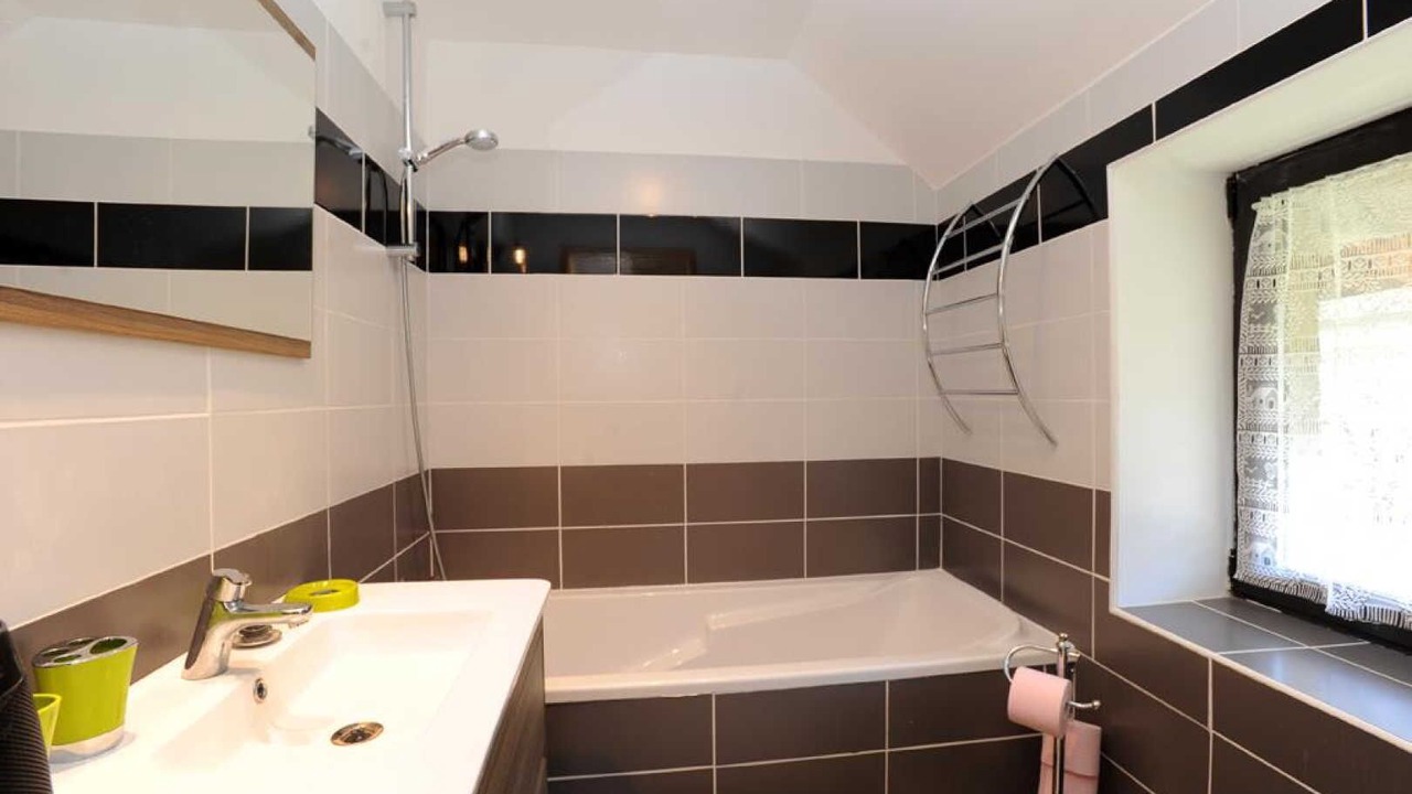Photo of Bathroom in Nahuja