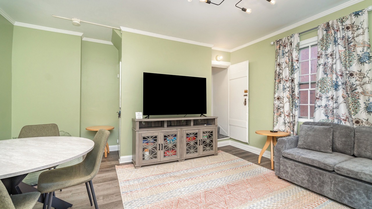 Photo of Livingroom in Elizabethtown