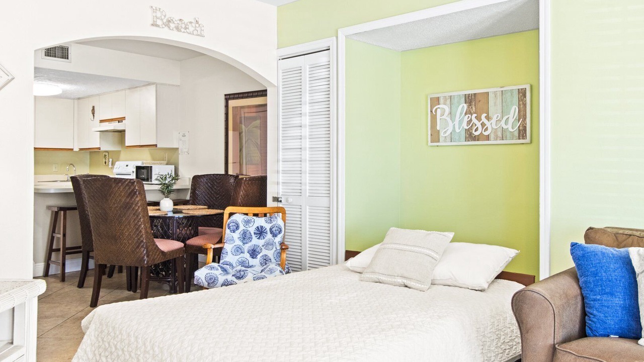 Photo of Bedroom in Cape Caneveral Beach Gardens