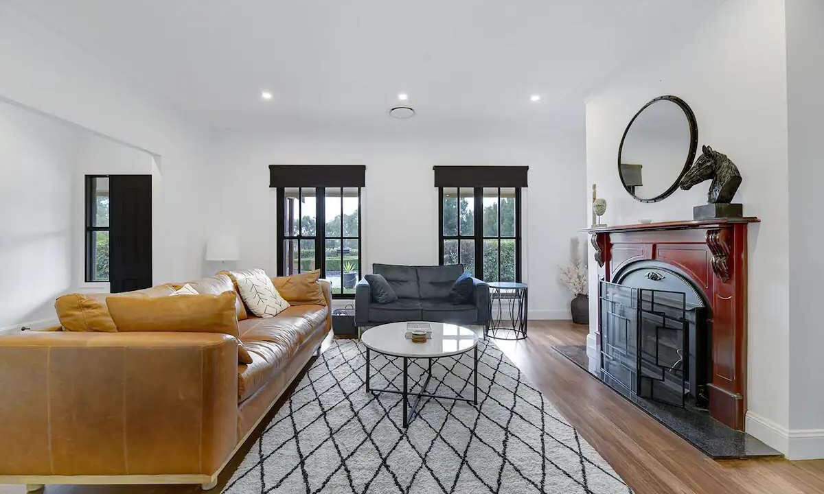 Photo of Livingroom in Orange