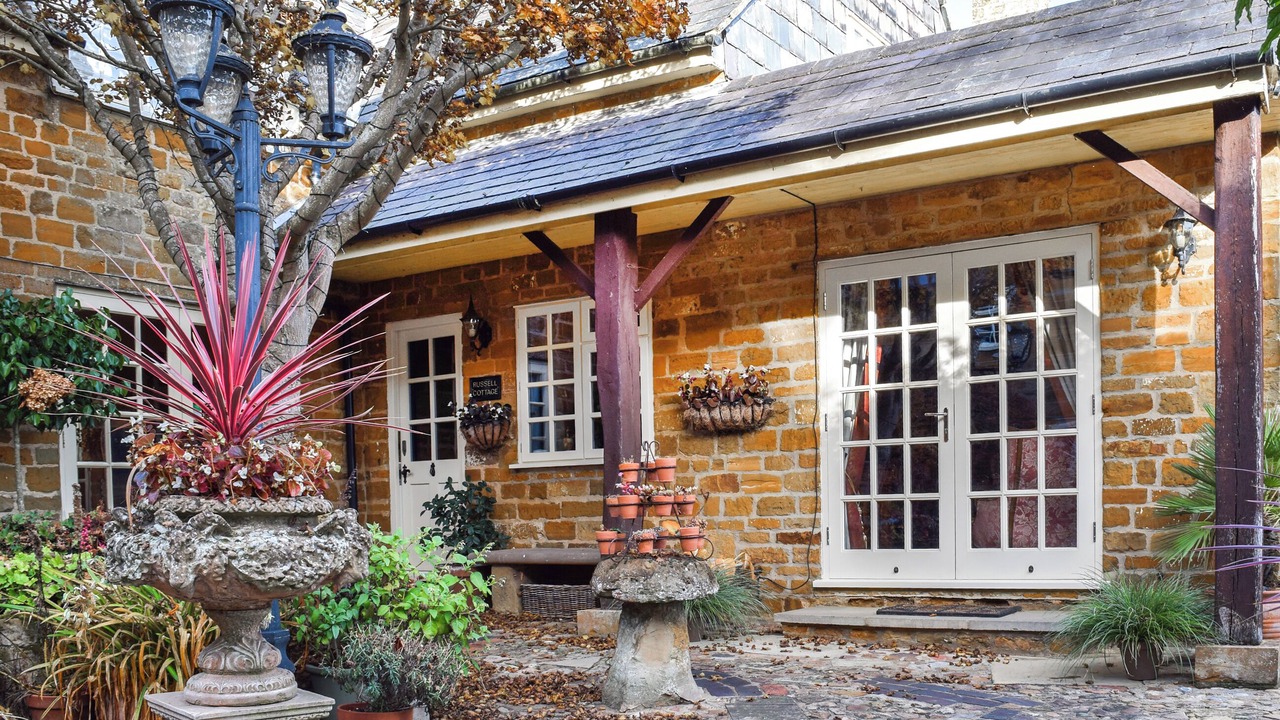 Photo of Others in Flore