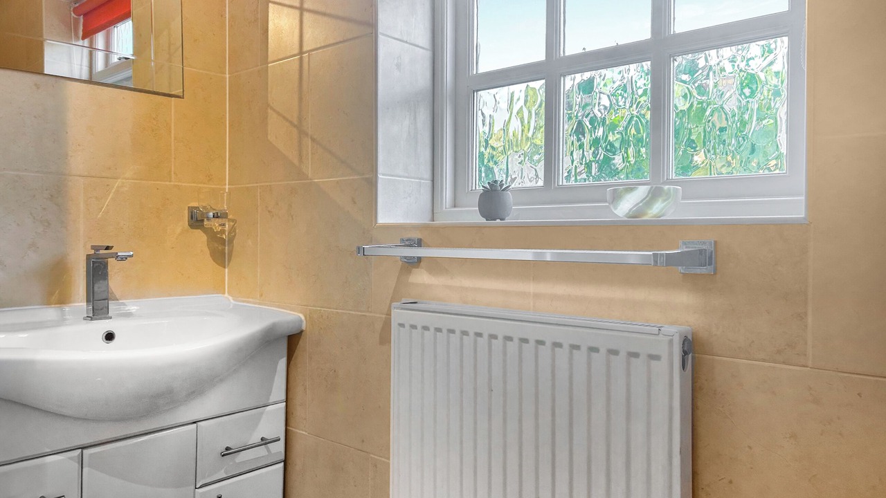 Photo of Bathroom in Flore