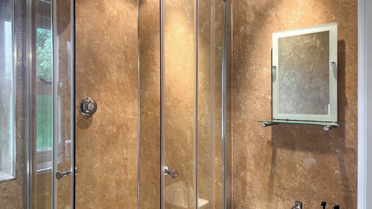 Photo of Bathroom in Giggleswick