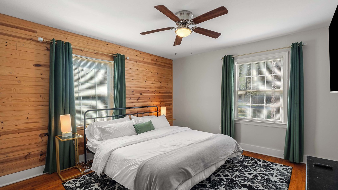 Photo of Bedroom in Hattiesburg
