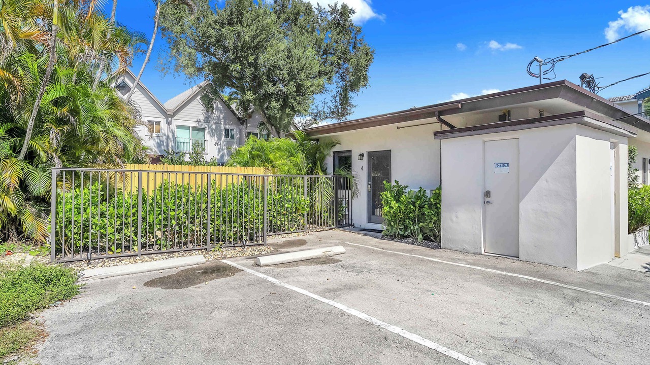 Photo of Outdoor in Beverly Heights