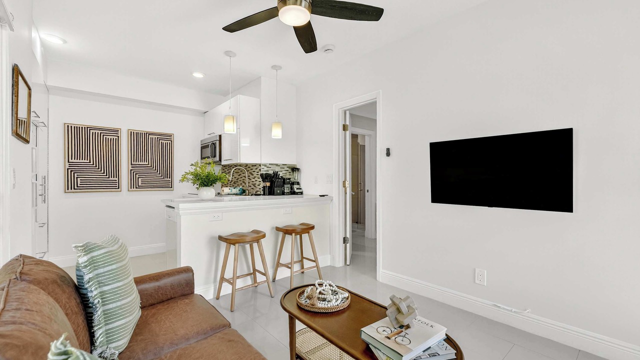 Photo of Livingroom in Beverly Heights
