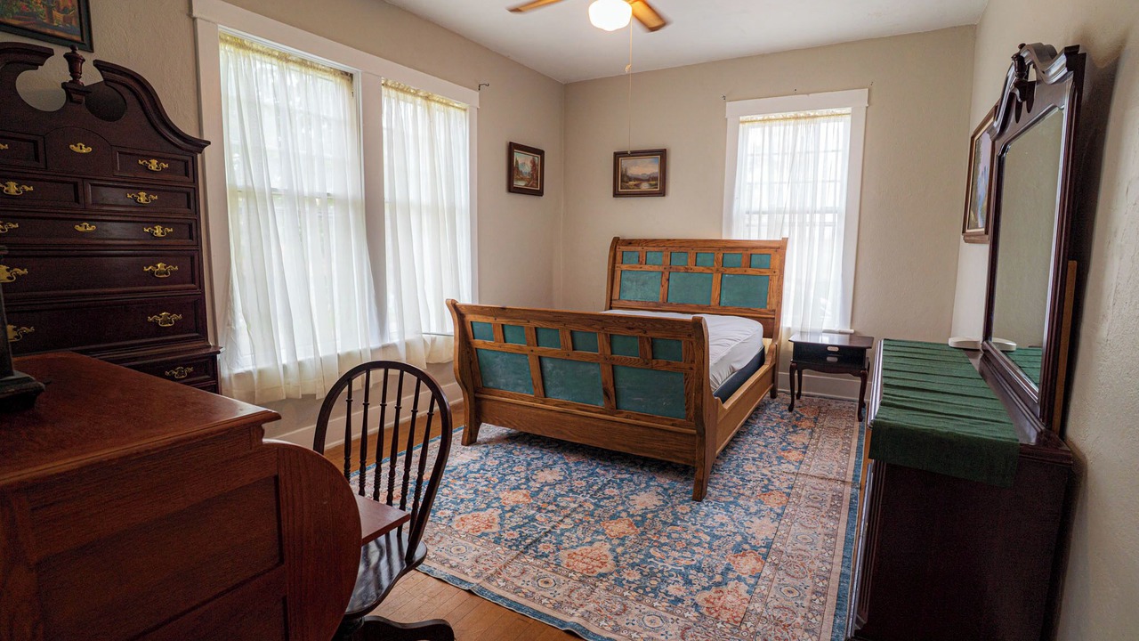 Photo of Bedroom in Poplar Bluff