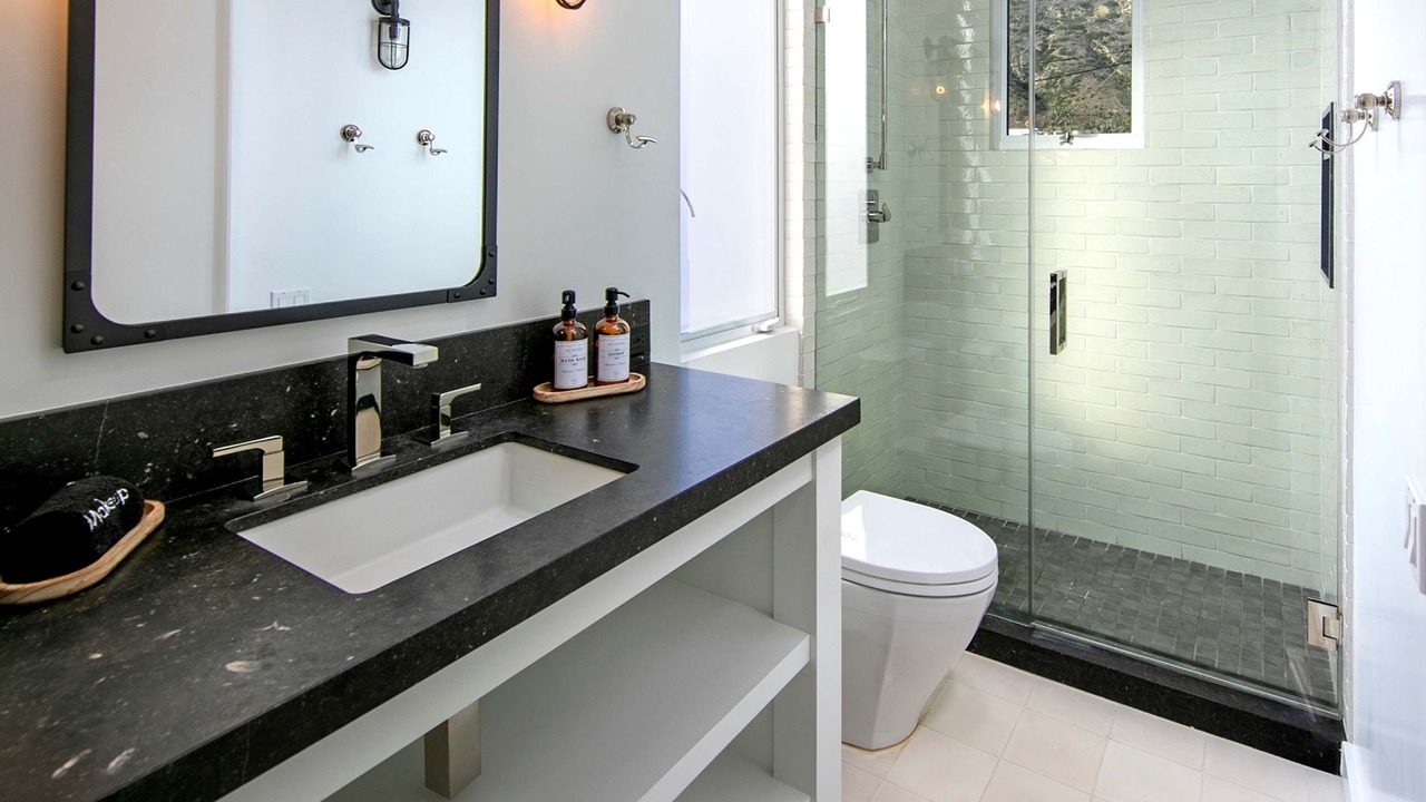 Photo of Bathroom in Ventura