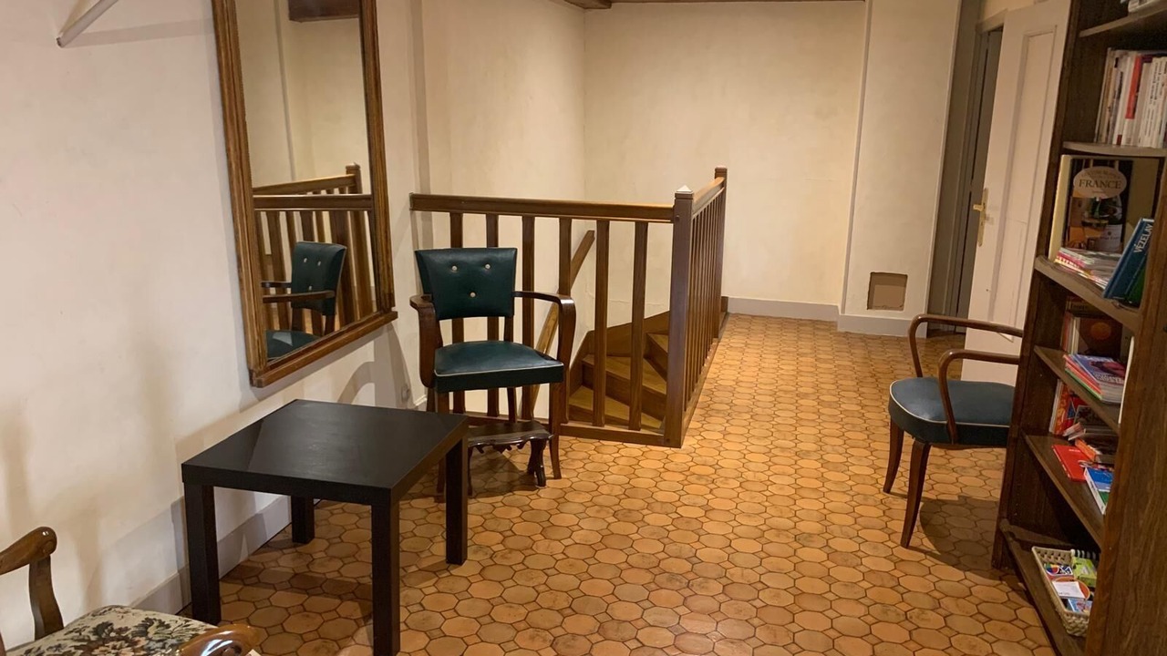 Photo of Others in Beine