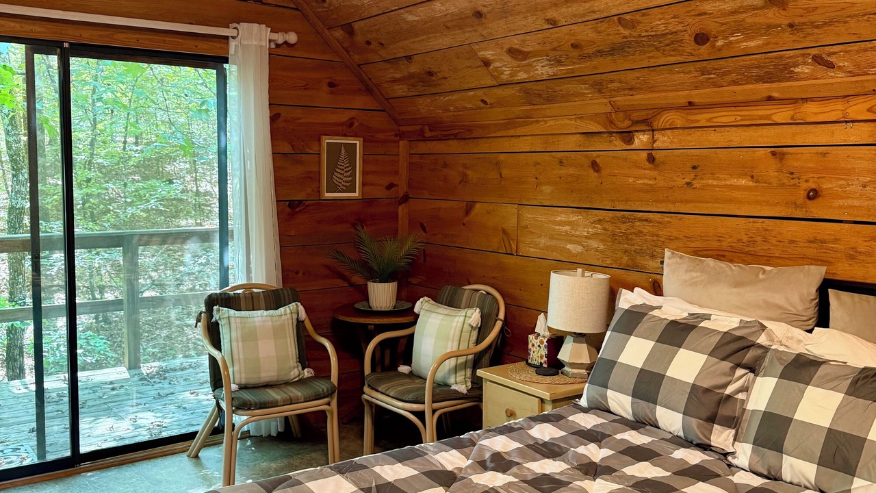 Photo of Bedroom in Caddo Gap