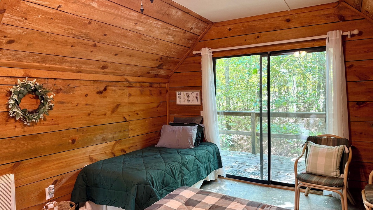 Photo of Bedroom in Caddo Gap