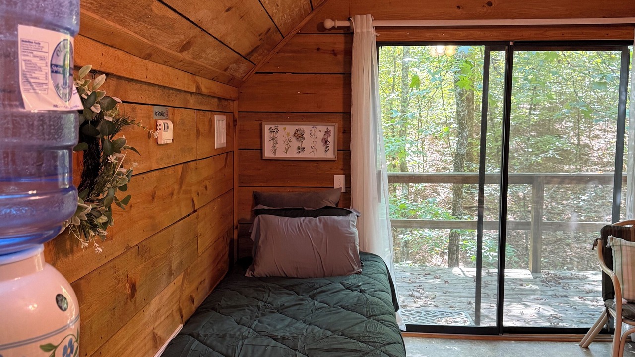 Photo of Bedroom in Caddo Gap