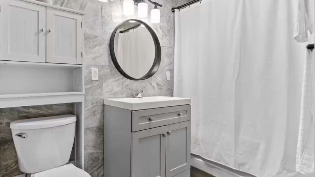 Photo of Bathroom in Shannonville