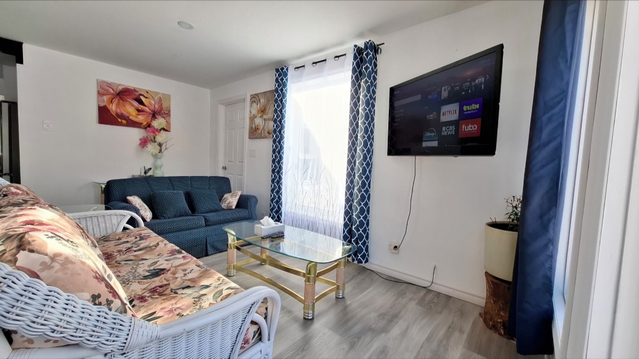 Photo of Livingroom in Shannonville