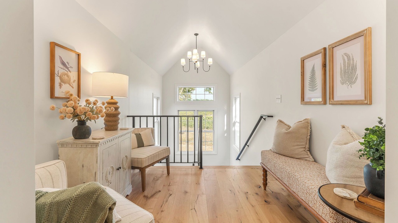 Photo of Livingroom in Brookline Station