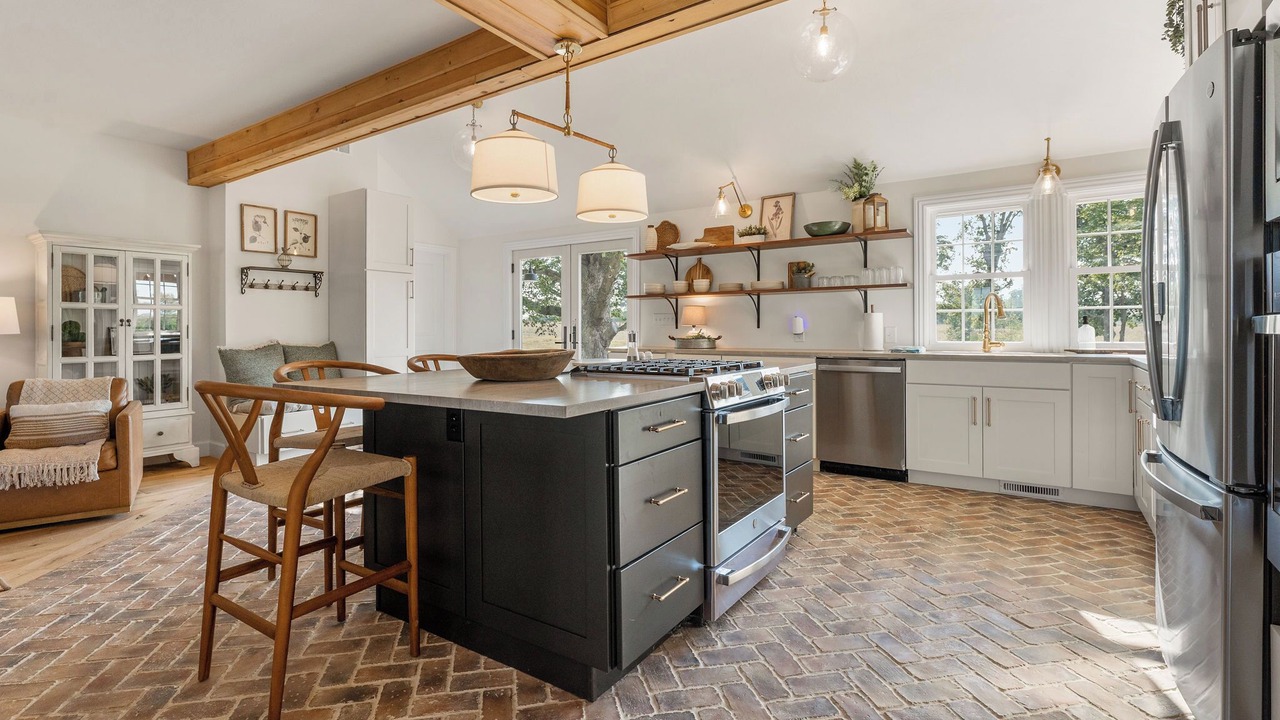 Photo of Kitchen in Brookline Station